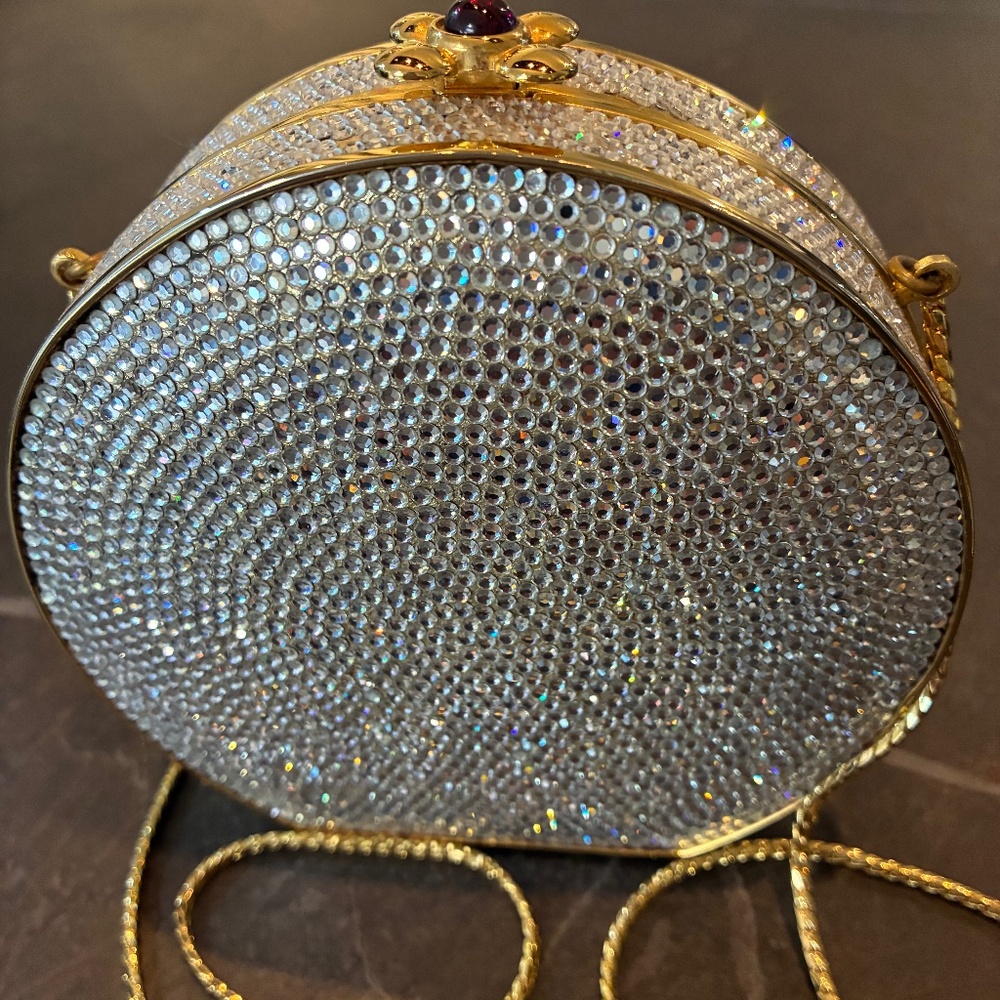 Vintage Judith Leiber red garnet clasp crystal clutch
